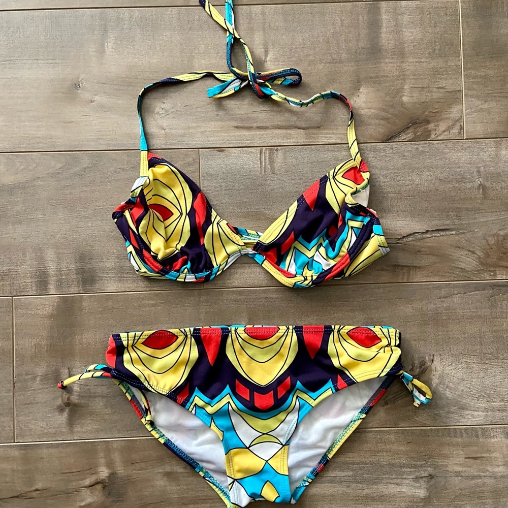 Multi Color Abstract Print 2 Piece String Bikini - Picture 3 of 8